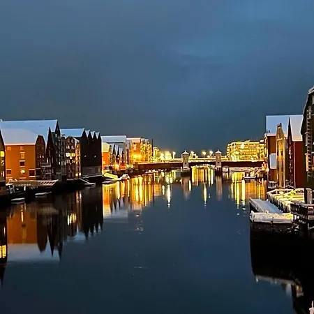 Beautiful House - Walking Distance Of Everything