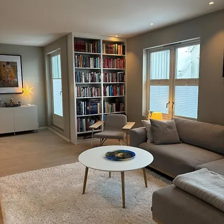 Beautiful House - Walking Distance Of Everything *