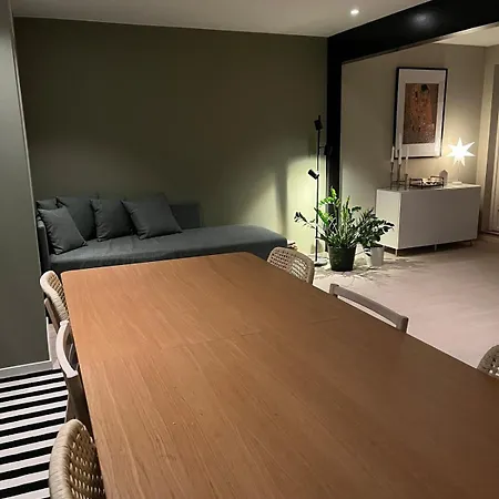 Beautiful House - Walking Distance Of Everything *