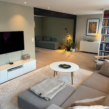 Apartment Beautiful House - Walking Distance Of Everything