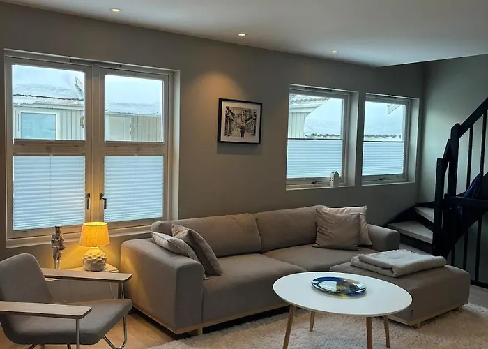 Beautiful House - Walking Distance Of Everything Apartament