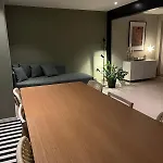Beautiful House - Walking Distance Of Everything *
