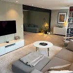 Apartman Beautiful House - Walking Distance Of Everything