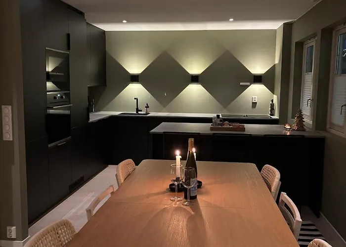 Beautiful House - Walking Distance Of Everything