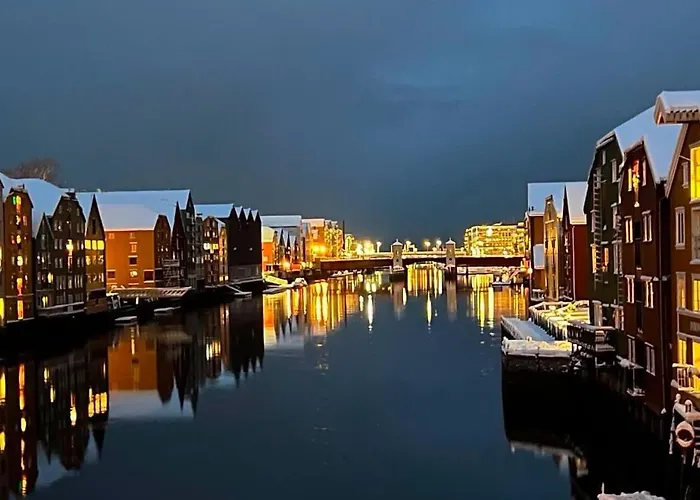 Beautiful House - Walking Distance Of Everything