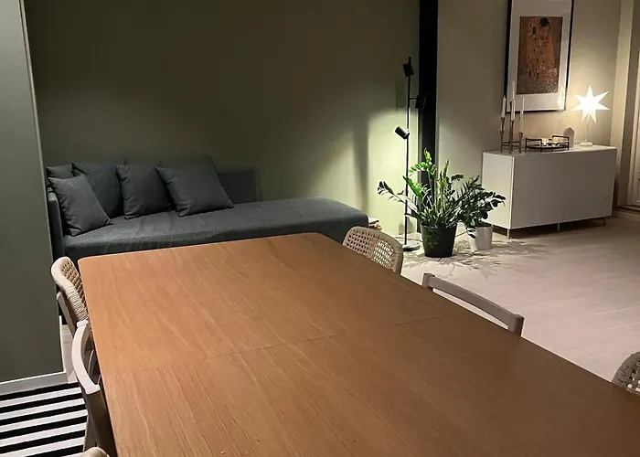 Beautiful House - Walking Distance Of Everything *