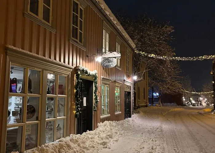 Beautiful House - Walking Distance Of Everything