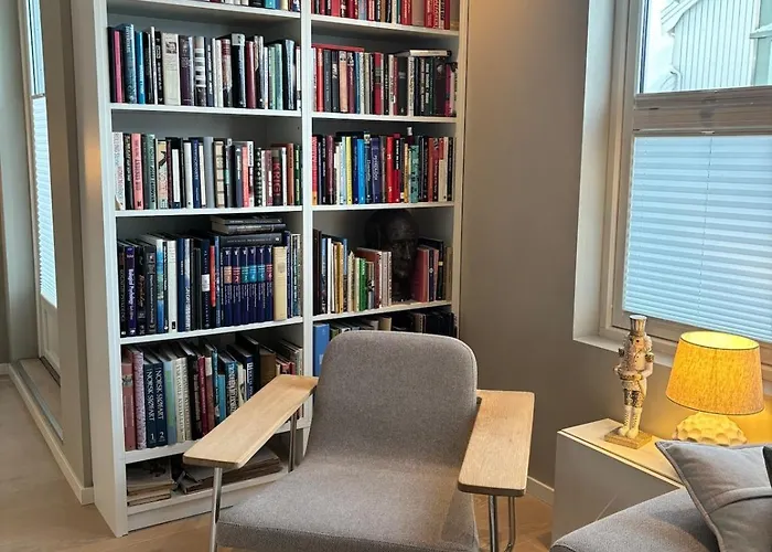 Beautiful House - Walking Distance Of Everything Daire